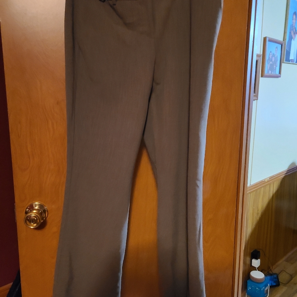 Wonen's pants size 8 petite